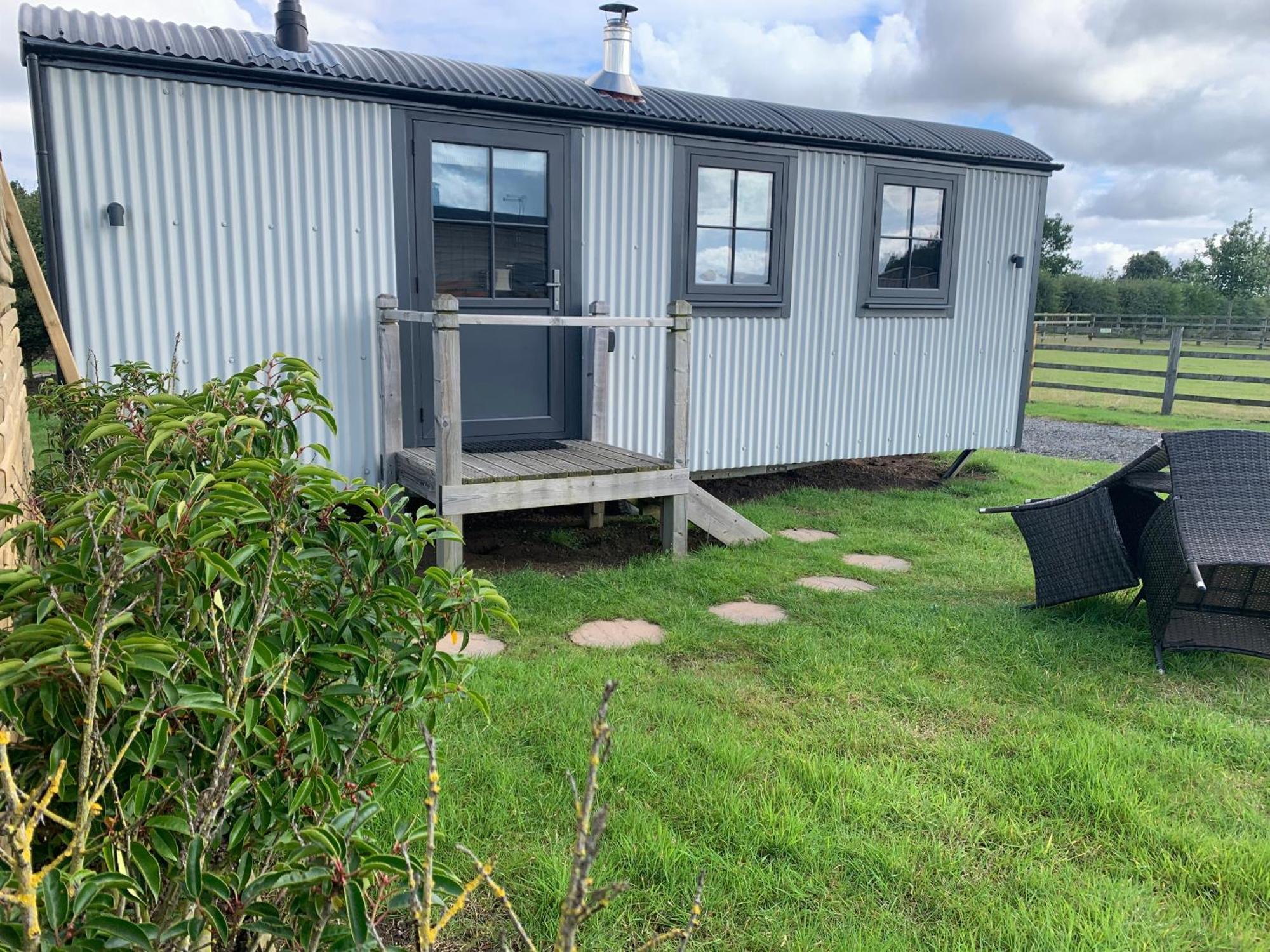Springwood Shepherd Huts Glamping York — Photos 1